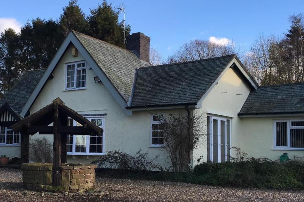 Brownhills Villa Eaton  Exterior photo