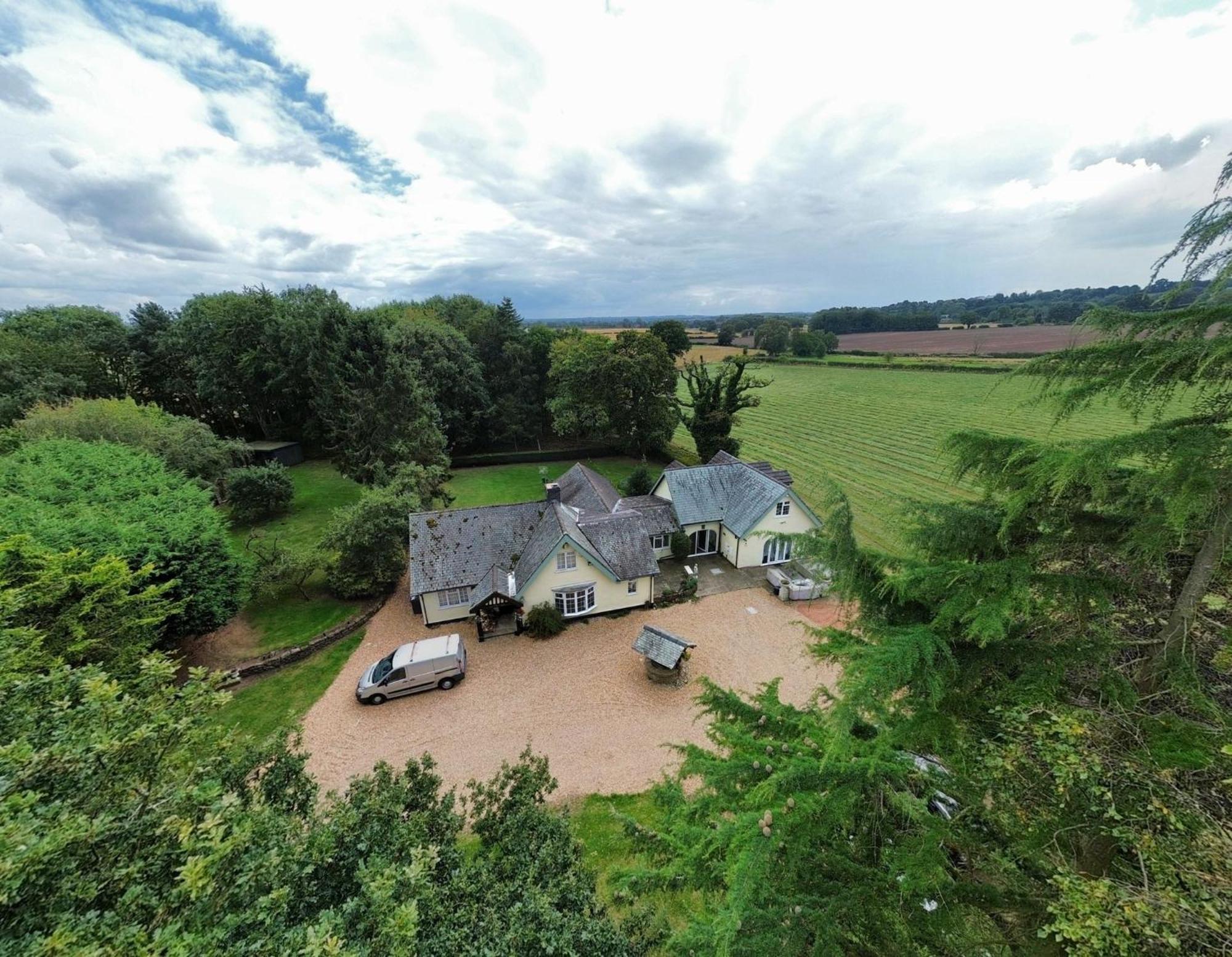 Brownhills Villa Eaton  Exterior photo